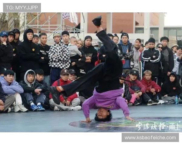 西安街舞队在攀岩联赛中以55分稳居积分榜首位