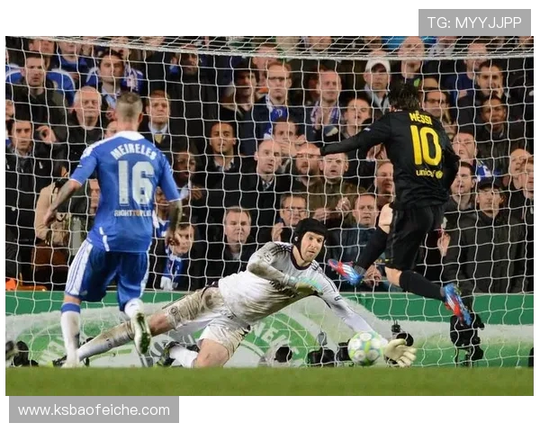 梅西与切赫的巅峰对决谁能在绿茵场上笑到最后