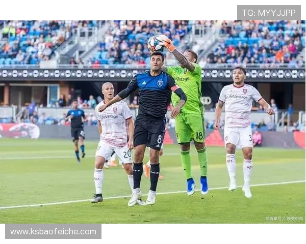 盐湖城与竞技的较量：一场关于实力与策略的精彩对决分析