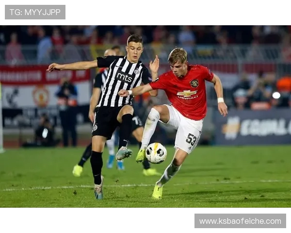 登克尔登与拉纳卡的激烈对决揭示足球战术与团队协作的精彩瞬间