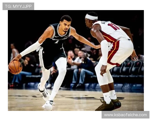 马刺与老鹰激战10月15日NBA季前赛精彩回顾与分析